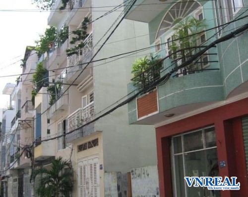 ban gap nha 2mt hem 6m pham van dong p11 dt  45x135m  gia 379 ti