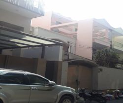 cho thue nha hem duong tran huu trang 9x22 m2 2 lau 50 trieu