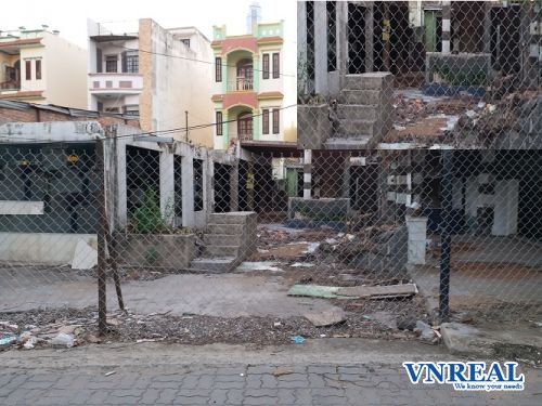 cho thue dat mat tien duong tran naoquan 2 ngang 10x20mdien tich 200m2 gia 120tr thang 