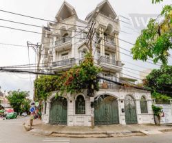 cho thue biet thu mat tien duong vo truong toan thao dien quan 2 dt  12x18 gia 8000usd