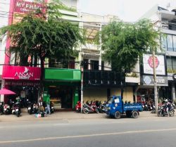 cho thue nha mat tien d2 8x20m 4 tang gia 220 trieu
