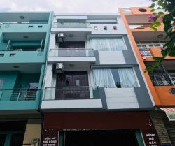 ban nha mat tien cu lao 4x12m tret 3 lau gia 153 ty