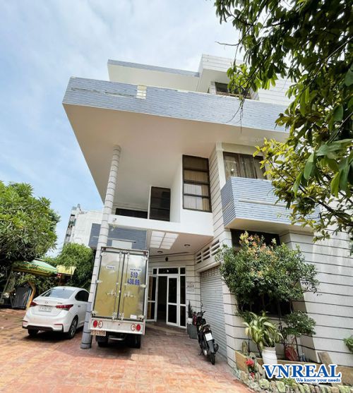 cho thue mat bang duong nguyen kiem dt 20x30m 2 lau gia 12500usd th