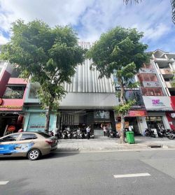 cho thue mat bang duong phan xich long dt 8x20m 6 lau gia 250tr th