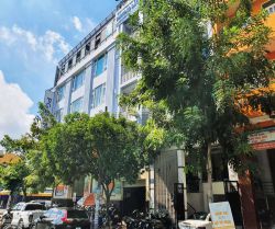 cho thue nha mat tien duong phan xich long dt 7x14m 4 lau gia 100tr th