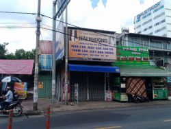 cho thue nha mat tien duong nguyen xi dien tich 45mx20m no hau 7m 1 lau gia 40tr