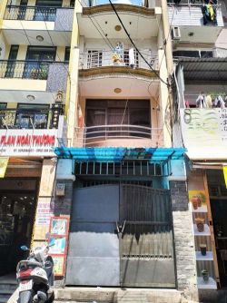 cho thue nha mat tien duong co giang dien tich 33mx24m 2 lau gia 27tr th