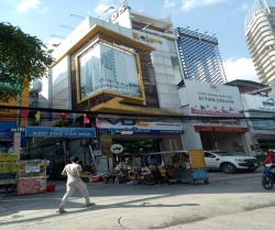  ??cho thue nha mat tien dien bien phu phuong 15  7x16 gia 85 trieu 