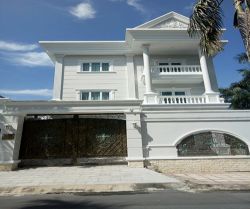 cho thue nha trong khu biet 108  duong nguyen van huong p thao dien 360m2 gia 5500 