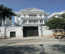 cho thue nha mat tien  duong nguyen van huong p thao dien 450m2  gia 5500  