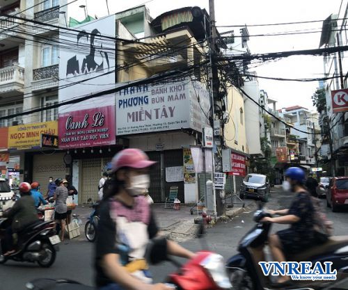 cho thue mat bang goc 2mt hoang hoa tham dt   4x20m gia 60tr