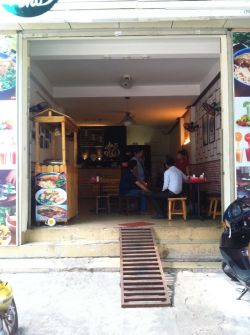 cho thue nha mat tien duong d5 phuong 25 quan binh thanh  gia 18 trieu thang 