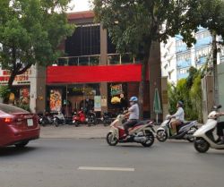 cho thue mat bang mat tien duong nguyen dinh chieu 11x30m 1 lau gia 12 000 usd  thang