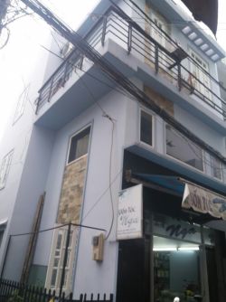 ban nha dep hem 128 44a dinh tien hoang p1  dt  48m x 88m  tret 1 lung 1 lau 36 ti