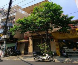 cho thue nha mat tien duong nguyen hong dao 7x19 m2 2 lau 65 trieu