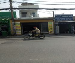 cho thue nha mat tien duong phan van tri phuong 11 5x18 gia 22 trieu 