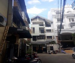 cho thue nha hem duong hong ha 6x20 m2 2 lau 2500 usd