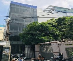 ban toa nha nguyen van troi 18x125m 5 tang gia 585 ty