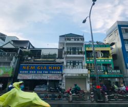 cho thue nha quan phu nhuan mat tien duong phan dang luu 35x12m  nh 47m  tret   3 lau  gia  30 trieu