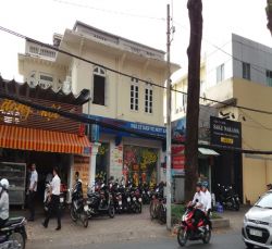 cho thue nha mat tien tran quoc thao quan 3