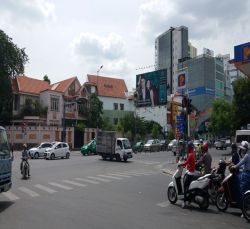 cho thue dat mat tien nguyen van troi quan phu nhuan