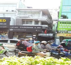 cho thue nha mat tien nguyen thi minh khai phuong 6 quan 3