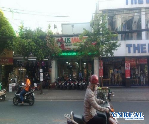 cho thue nha mat tien duong cmt8 65x20 m2 130 trieu