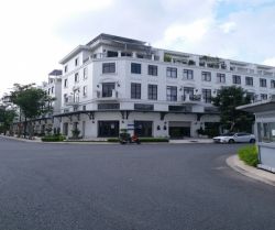 cho thue nha 02 mat tien duong r khu lake view  quan 2dt 5mx20m 01 tret 3 lau4pn01 bep01 pk01 phong an  06 ve sinh chua noi that day du gia 40tr  huong view song cuc dep thoang mat khu an ninh bao ve 24 24 