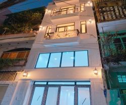 ban nha hem xe hoi huynh van banh 4x13m 3 lau gia 14 ty 