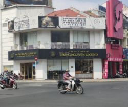 cho thue mat bang quan 1goc 2 mat tien duong dinh tien hoang 65x14m 3 tang gia 100 trieu thang