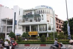 cho thue nha quan tan binh mat tien duong cong hoa   4000   th  