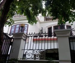 cho thue biet thu thao dien duong nguyen van huong 1 tret 2 lau  gia 1500 usd