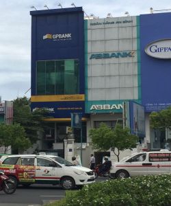 cho thue nha mat tien duong nguyen van troi phuong 10 quan phu nhuan 5x20 ham lung 3 lau san thuong  90 trieu