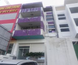 cho thue mat bang mat tien duong nguyen van troi 4x20 m2 3 lau 100 trieu