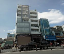 cho thue nha mat tien bach dang phuong 24 55x18 gia 180 trieu 