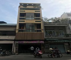 cho thue nha mat tien de tham phuong co giang quan 1