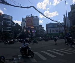 cho thue nha quan 1  cho thue mat tien duong ly tu trong phuong ben thanh quan 1  dt  9x18m 1 lau  gia  9 000 usd  thang