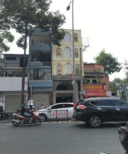 cho thue nha quan 10 d  3 thang 2 dt 5 4x22m 1tr 1l 5l st gia 9000usd th   duoc huong them phan quang cao 220tr 1 nam phia ben hong nha  