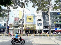 cho thue nha mat tien duong tran hung dao dien tich 65 x 23m 1 tret 3 lau  150tr th