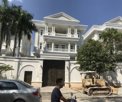 cho thue biet thu nguyen can duong nguyen van huong phuong thao dien quan 2  dt 400m2   gia  5500  