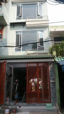 ban nha mat tien pham van dong 4x17m no hau 42m quan binh thanh