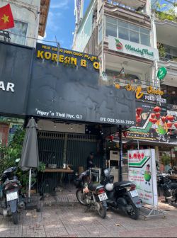 cho thue mat bang duong nguyen thai hoc quan 1 ngang 45x20m tret 1 lau gia 3 000usd 