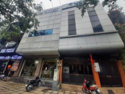 cho thue nha mat tien truong son 7x25 1 tret 3 lau 92tr th 