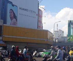 cho thue mat bang goc vong xoay tuyet dep duong hoang van thu vong xoay lang cha ca 180 m2