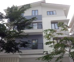 cho thue biet thu quan 2 phuong binh an duong noi bo tran nao dien tich 14x16m 1 tret 2 lau san vuon gia 2000 usd