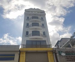 cho thue nha mat tien tran quoc toan 6mx8m hl4lst  gia 70tr