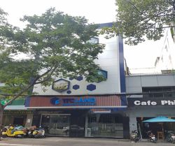 cho thue nha mat tien nguyen cong tru 8mx18m  2l  gia 300tr