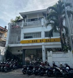 cho thue mat tien duong tu xuong quan 3 ngang 9x16m tret 1 lau gia 4 000usd 