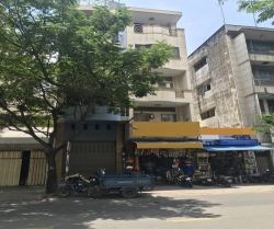 cho thue nha mat tien duong calmette p nguyen thai binh q 1  dt  4x25m 3 lau  4 000usd thang