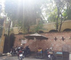 cho thue biet thu hem duong nguyen trong tuyen 600 m2 8000 usd